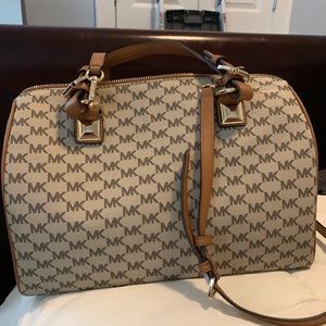 NWT Michael Kors “Grayson” satchel. Classic design